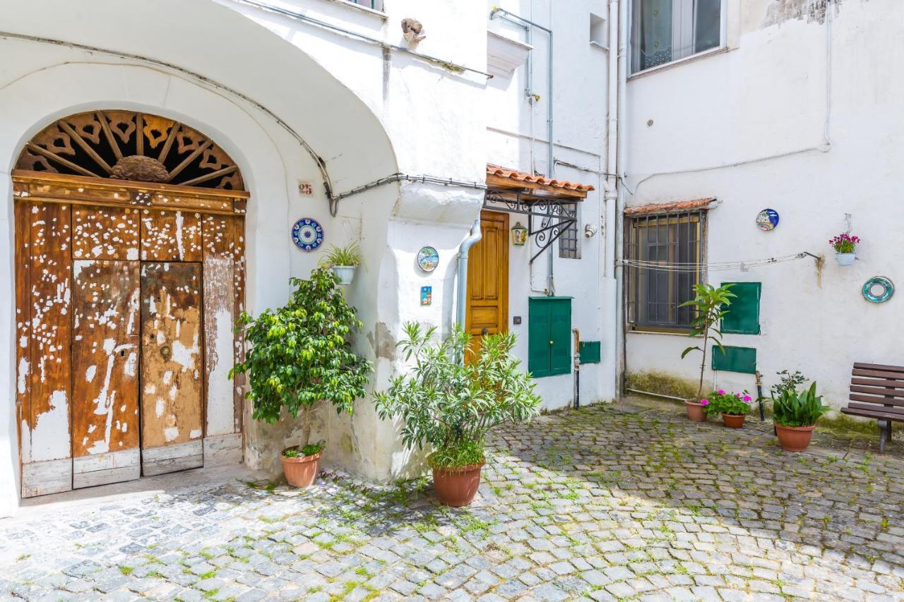 Starhost - La Casa Al Duomo Lägenhet Vietri Exteriör bild